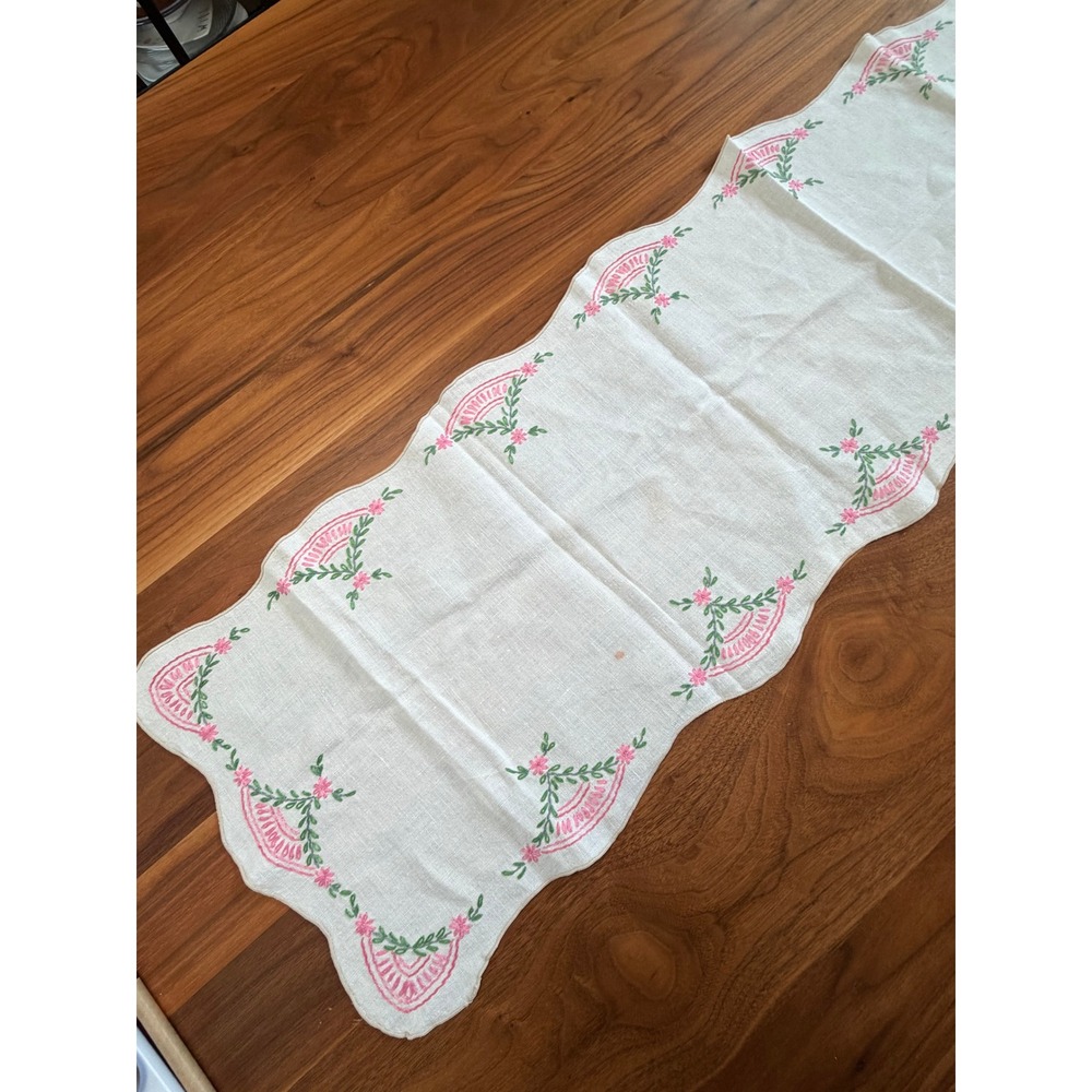 VTG Hand Embroidered Table Runner 52x12 White Pink Floral Hand Scalloped